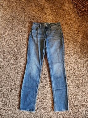 Old Navy Women's Straight-Leg Blue Jeans